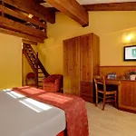 Ih Mont Blanc Готель Курмайор