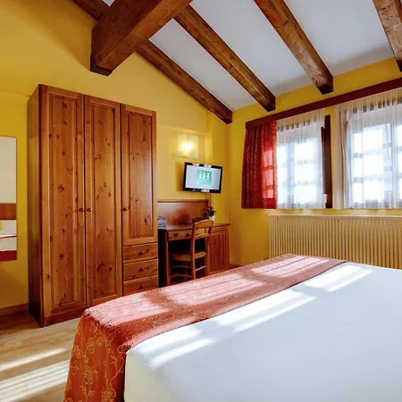 Ih Mont Blanc Отель