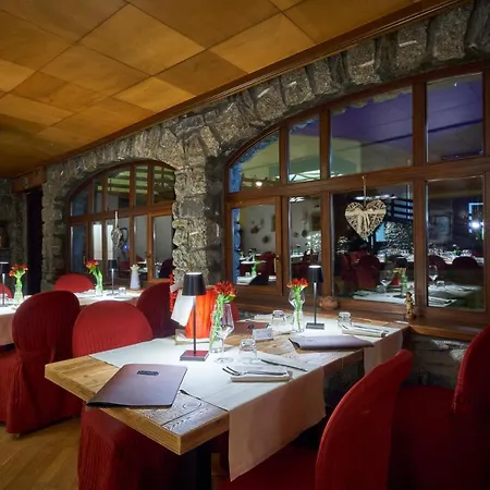 Отель Ih Mont Blanc 4*