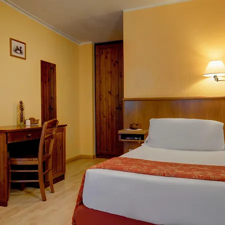 Отель Ih Mont Blanc 4*