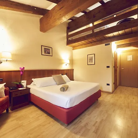 Ih Mont Blanc Отель Курмайор